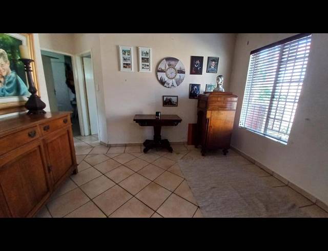 2 BEDROOM PROPERTY TO RENT IN MORELETAPARK